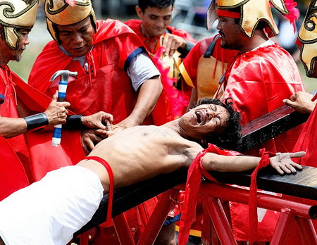 Do the blue eyes people have double vision problem?