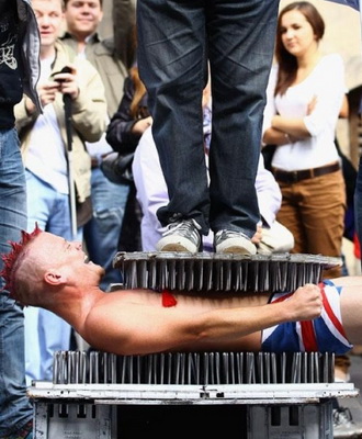 Do the blue eyes people have double vision problem?