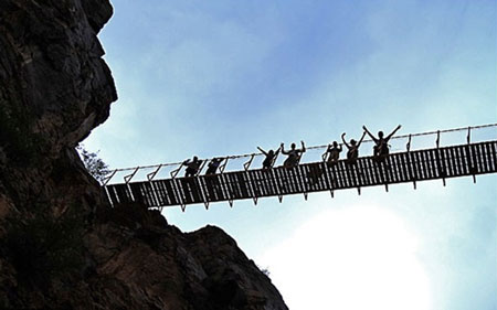  Suspended bridge of Pir Taqi